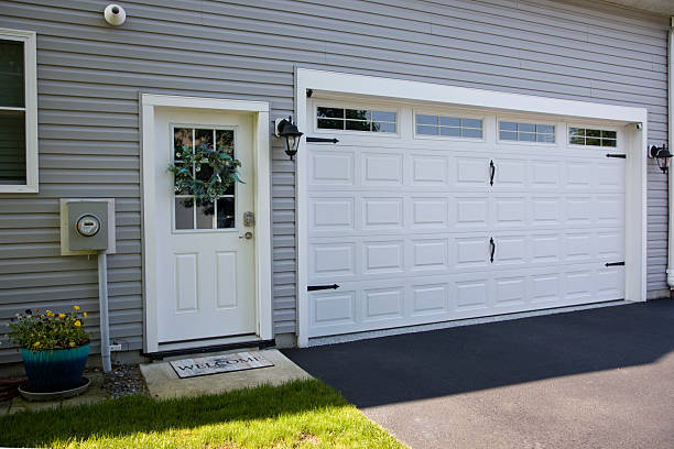 24/7 Emergency Garage Door Panel Replacement experts in Monroe, IA
